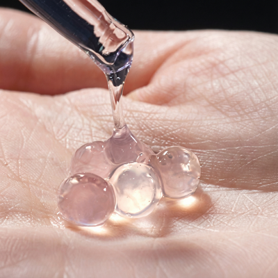 Zalm DNA Orb Serum. Het Serum Dat Van Vorm Verandert Op Het Moment Dat Je Het Aanraakt